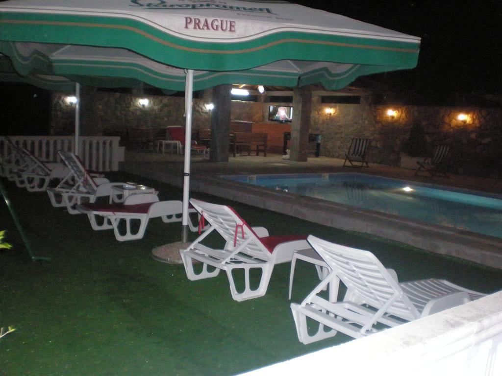 Apartments Vila Lazarevic Tivat Bagian luar foto