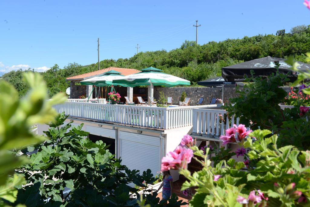 Apartments Vila Lazarevic Tivat Bagian luar foto
