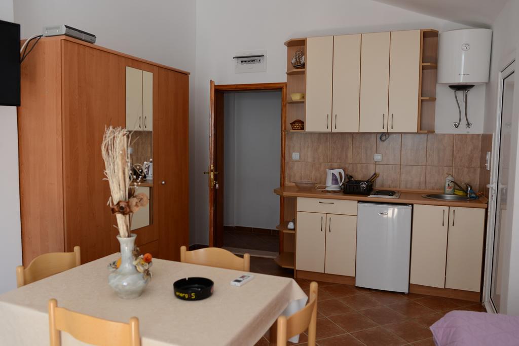 Apartments Vila Lazarevic Tivat Ruang foto