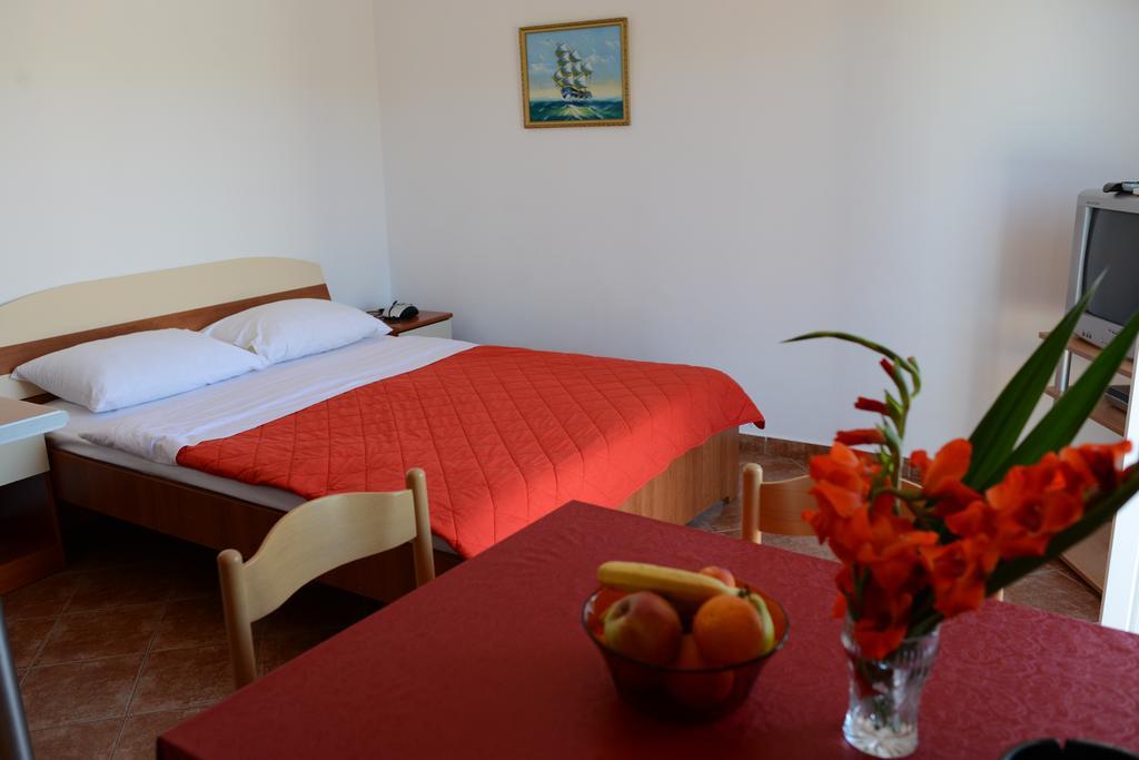 Apartments Vila Lazarevic Tivat Ruang foto