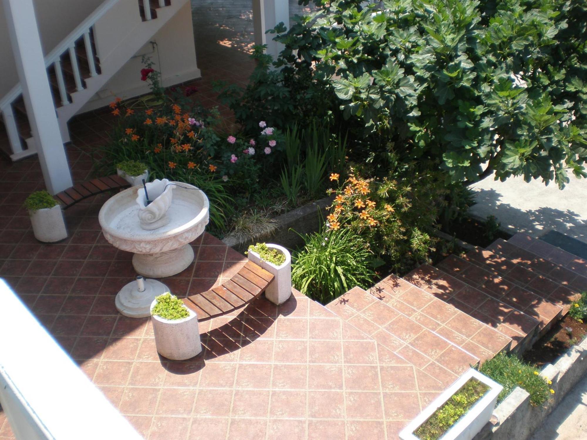 Apartments Vila Lazarevic Tivat Bagian luar foto