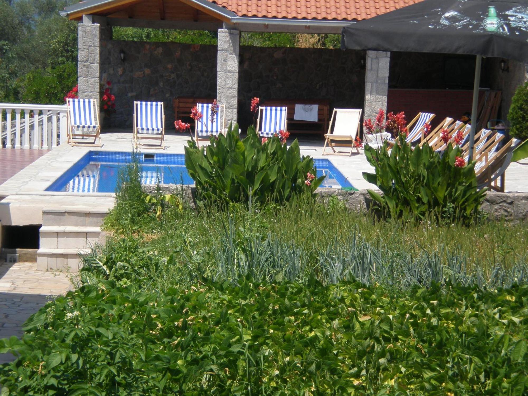 Apartments Vila Lazarevic Tivat Bagian luar foto
