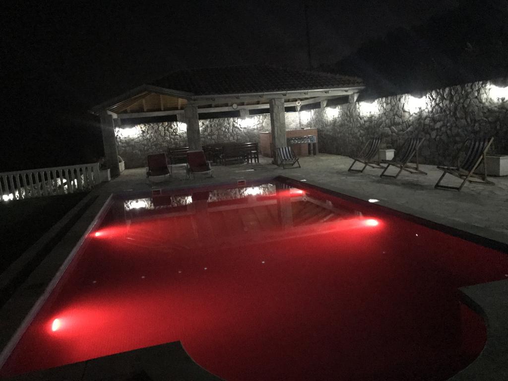 Apartments Vila Lazarevic Tivat Bagian luar foto