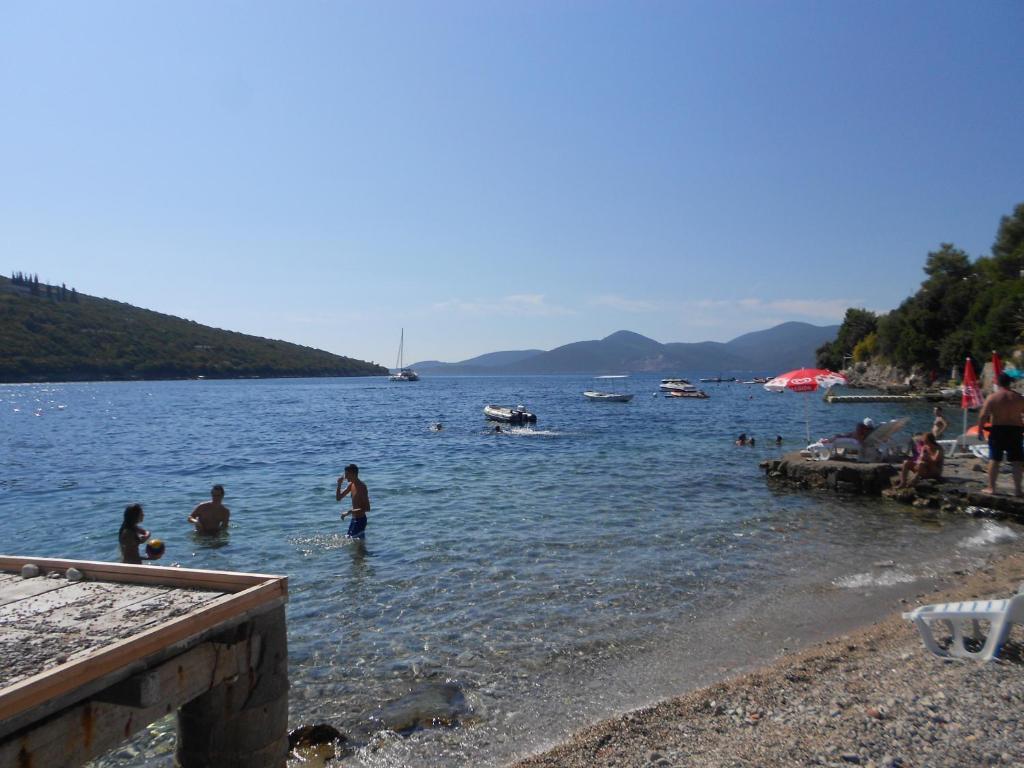 Apartments Vila Lazarevic Tivat Bagian luar foto