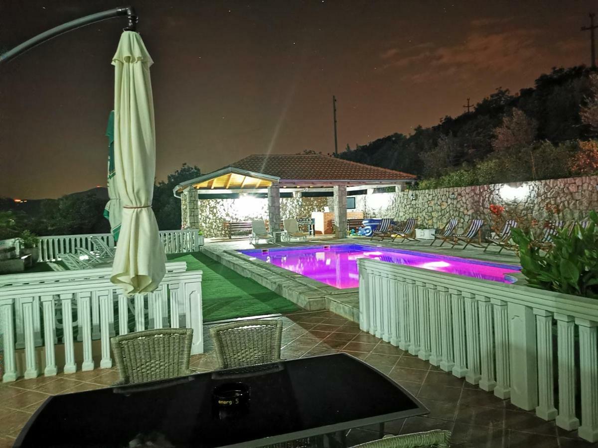 Apartments Vila Lazarevic Tivat Bagian luar foto